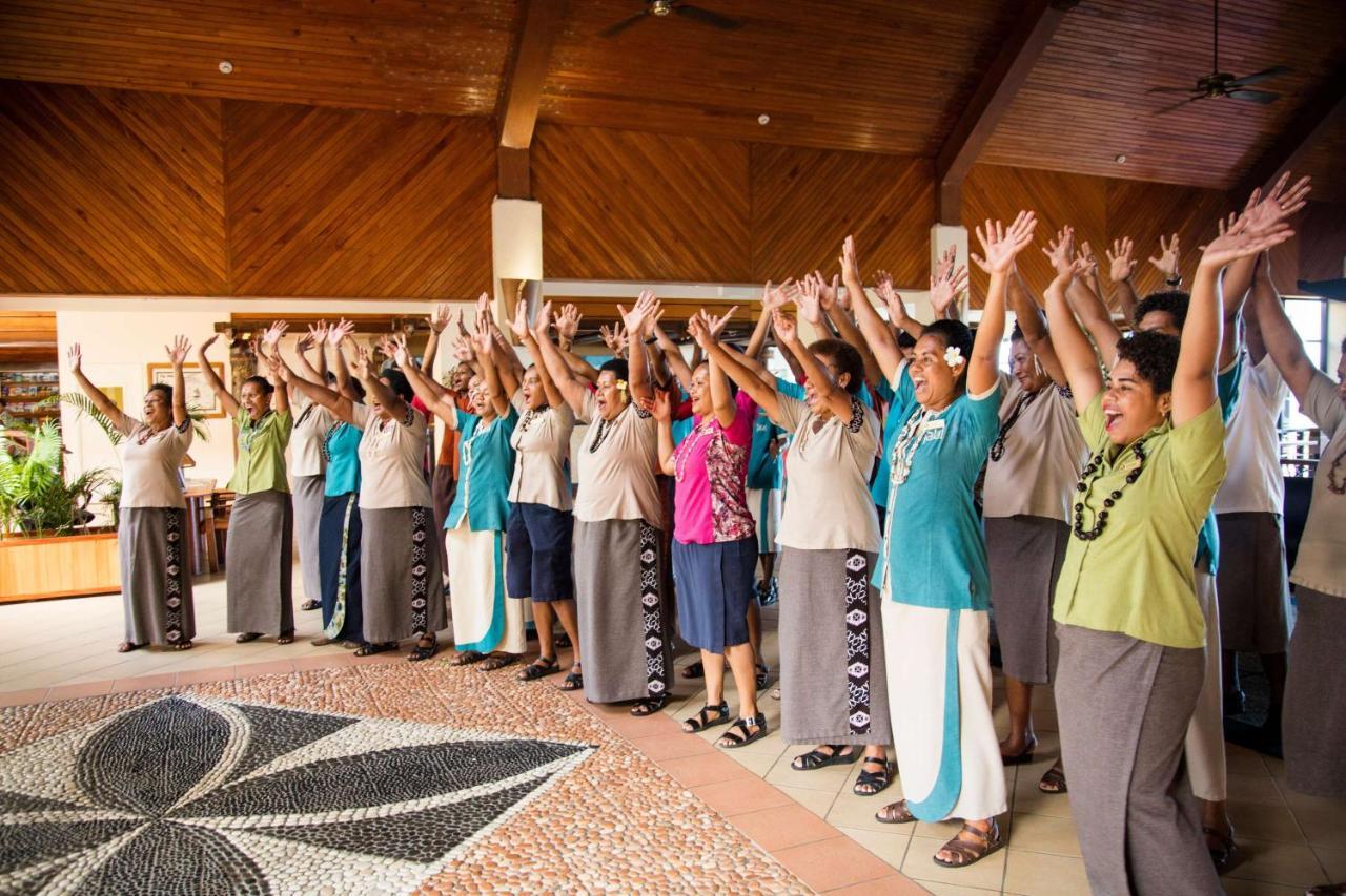 Outrigger Fiji Beach Resort Korotogo Екстер'єр фото A group of women from the Free Wesleyan Church of Tonga