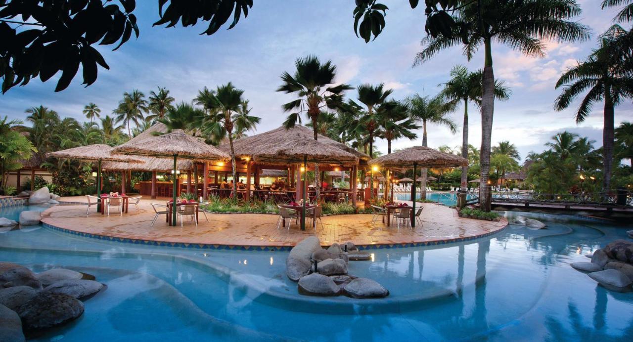Outrigger Fiji Beach Resort Korotogo Екстер'єр фото The pool at the Sheraton Resort