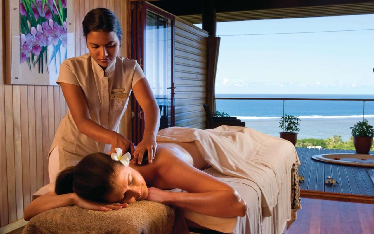 Outrigger Fiji Beach Resort Korotogo Екстер'єр фото A spa treatment
